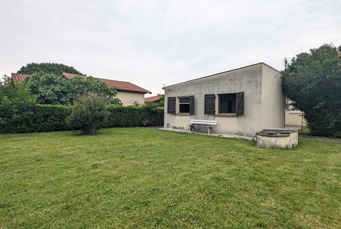 Maison de plain-pied à rénover à Daux, 3 pièces sur 406 m² 