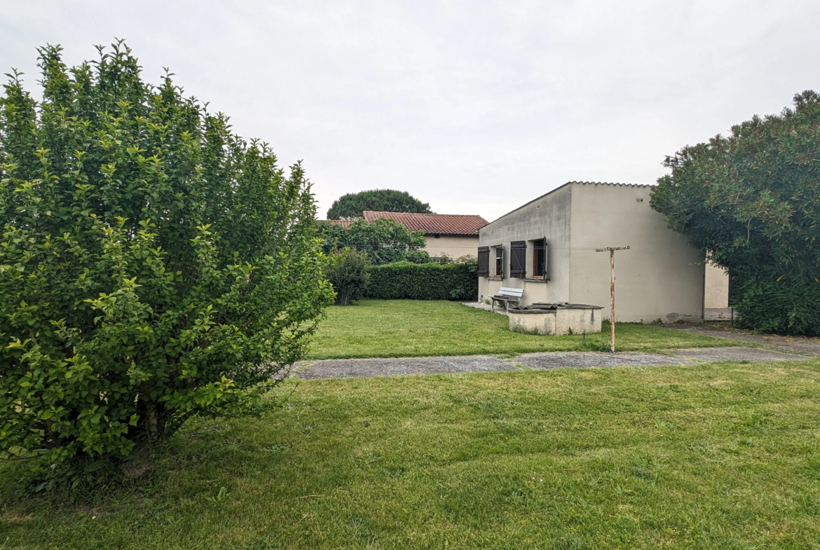 Maison de plain-pied à rénover à Daux, 3 pièces sur 406 m² 