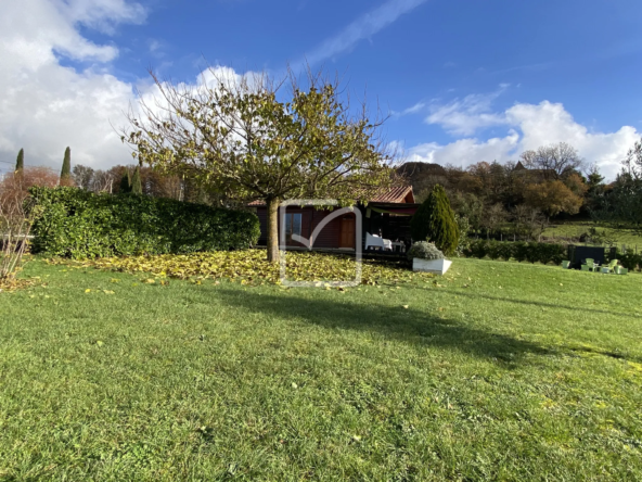 Joli Chalet avec Belle Vue à Belmont-Bretenoux