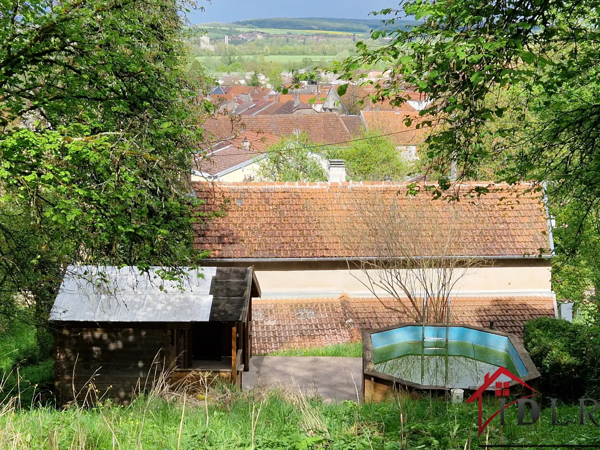 Maison à rénover avec vue panoramique à Jussey 