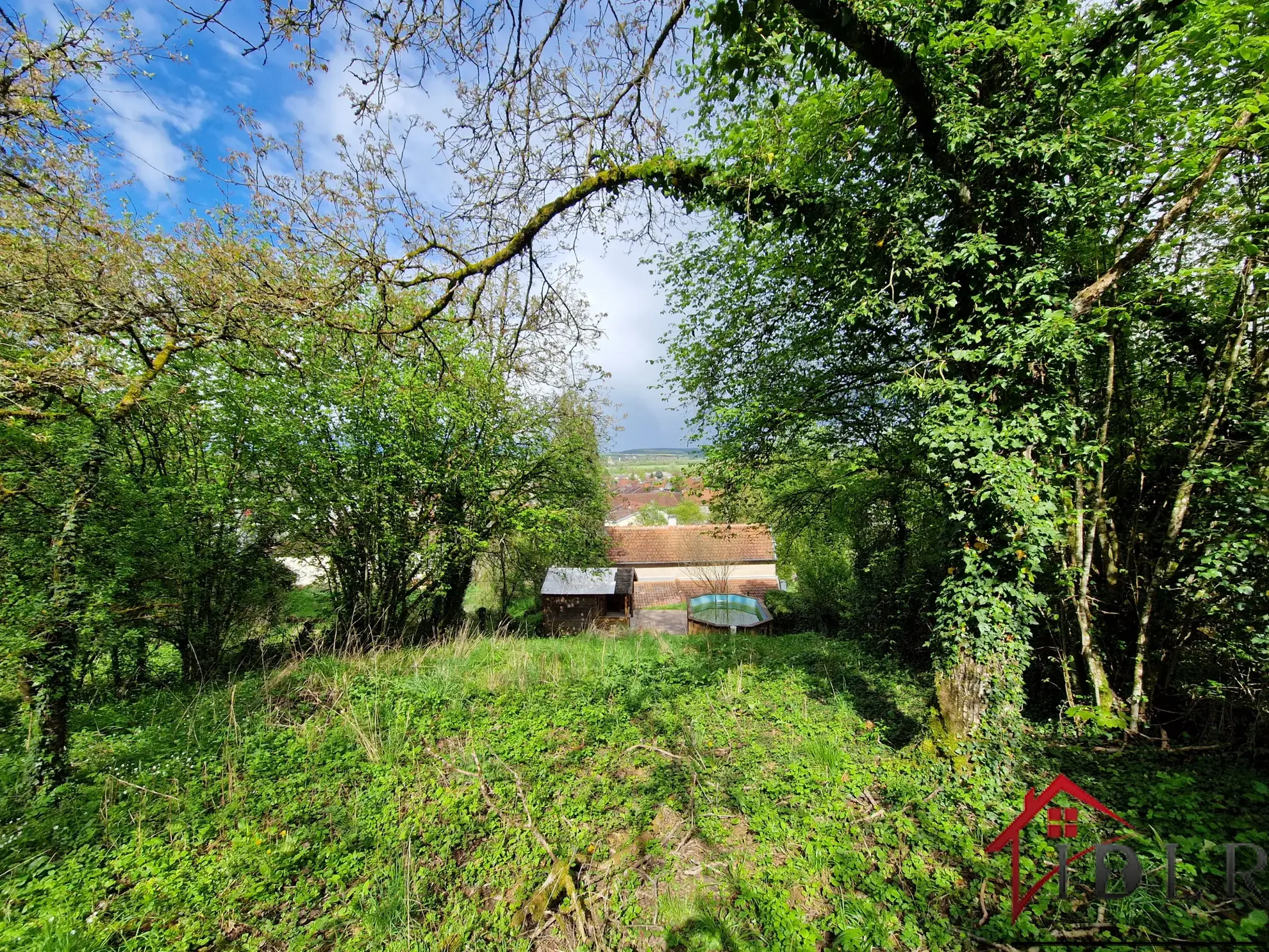 Maison à rénover avec vue panoramique à Jussey 