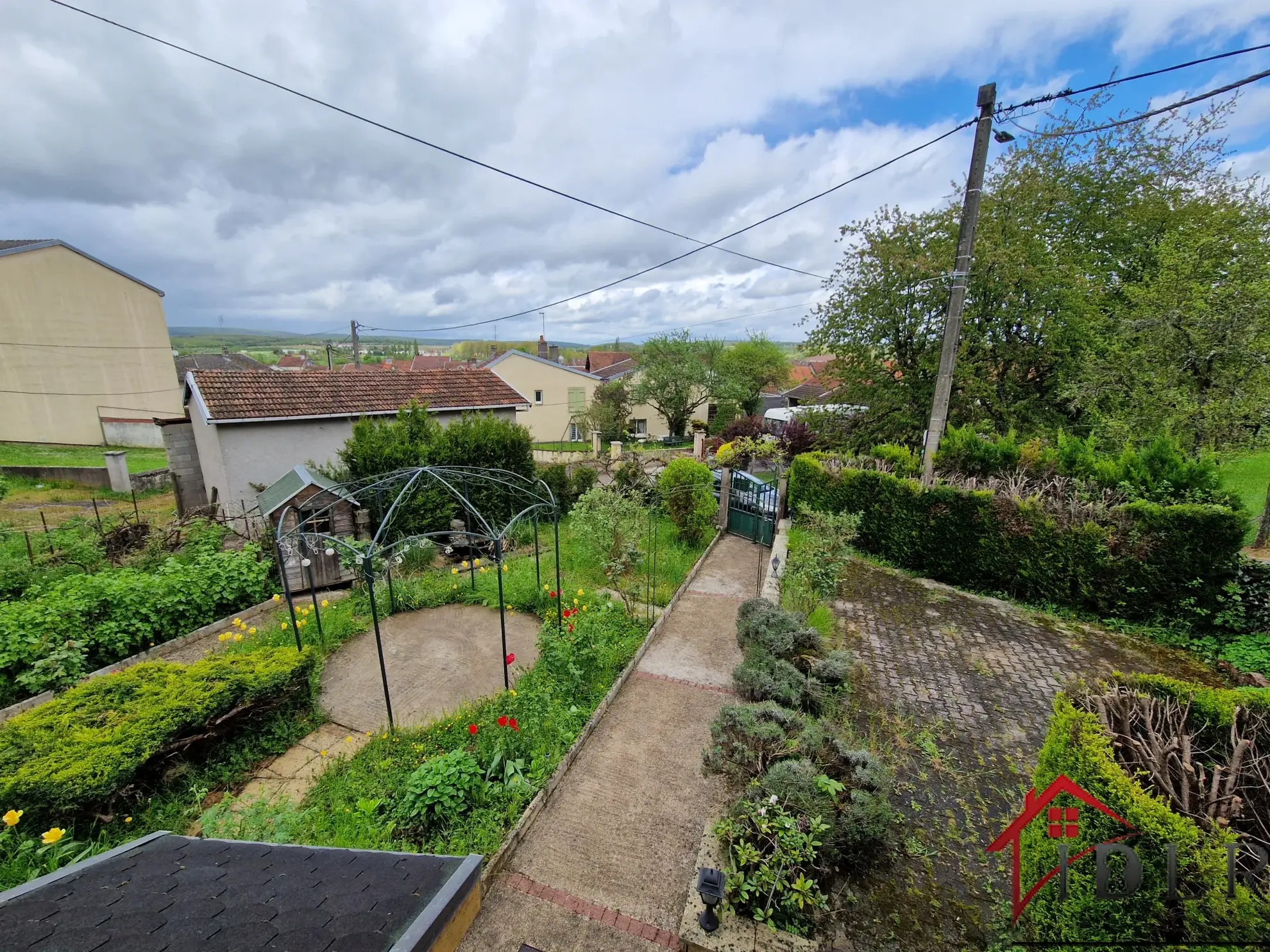 Maison à rénover avec vue panoramique à Jussey 