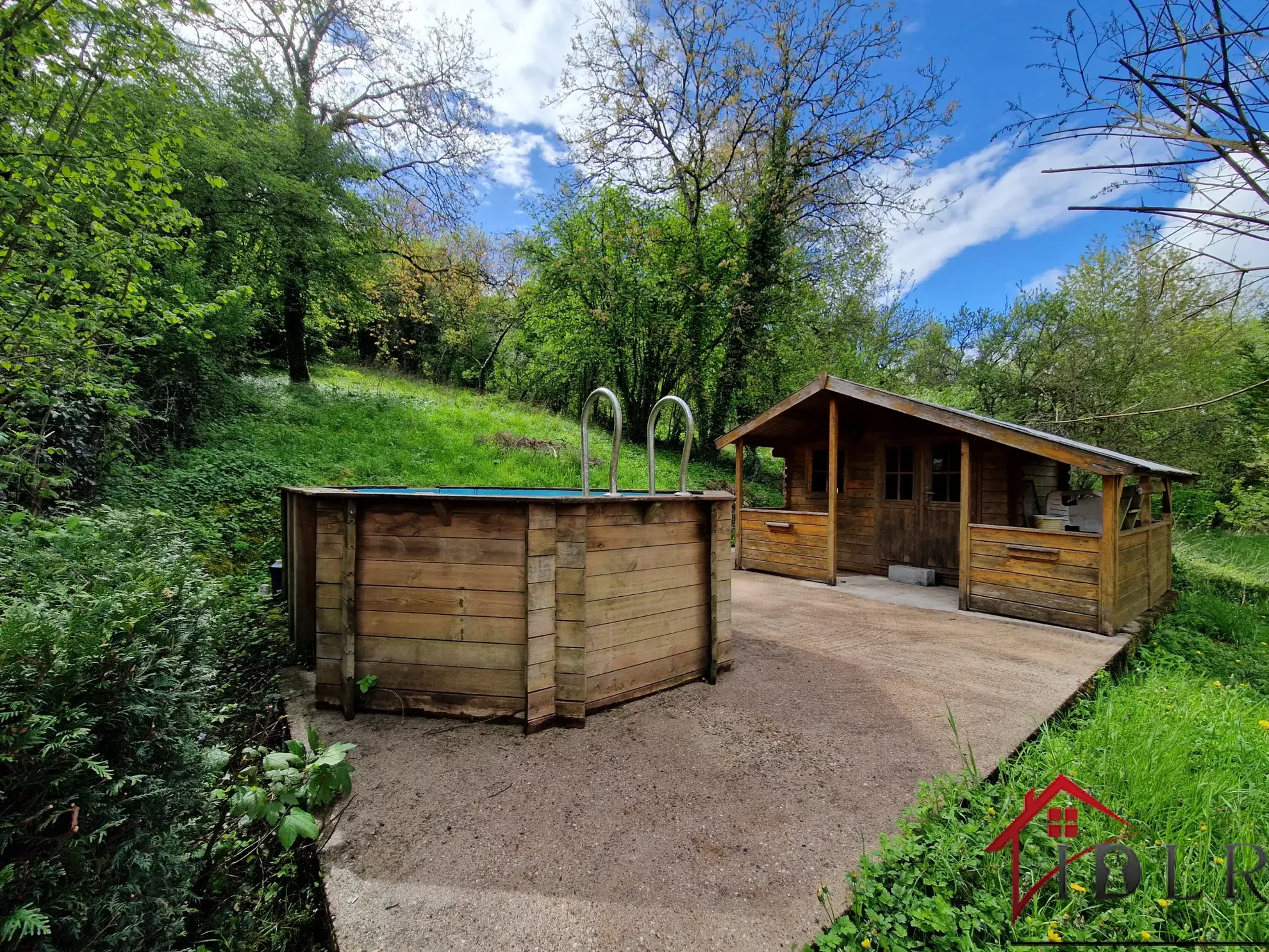 Maison à rénover avec vue panoramique à Jussey 