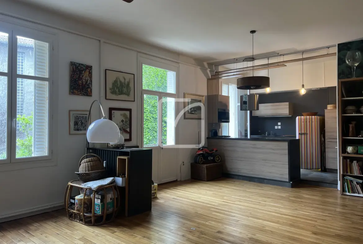 Bel Appartement Spacieux et Lumineux à Poitiers 