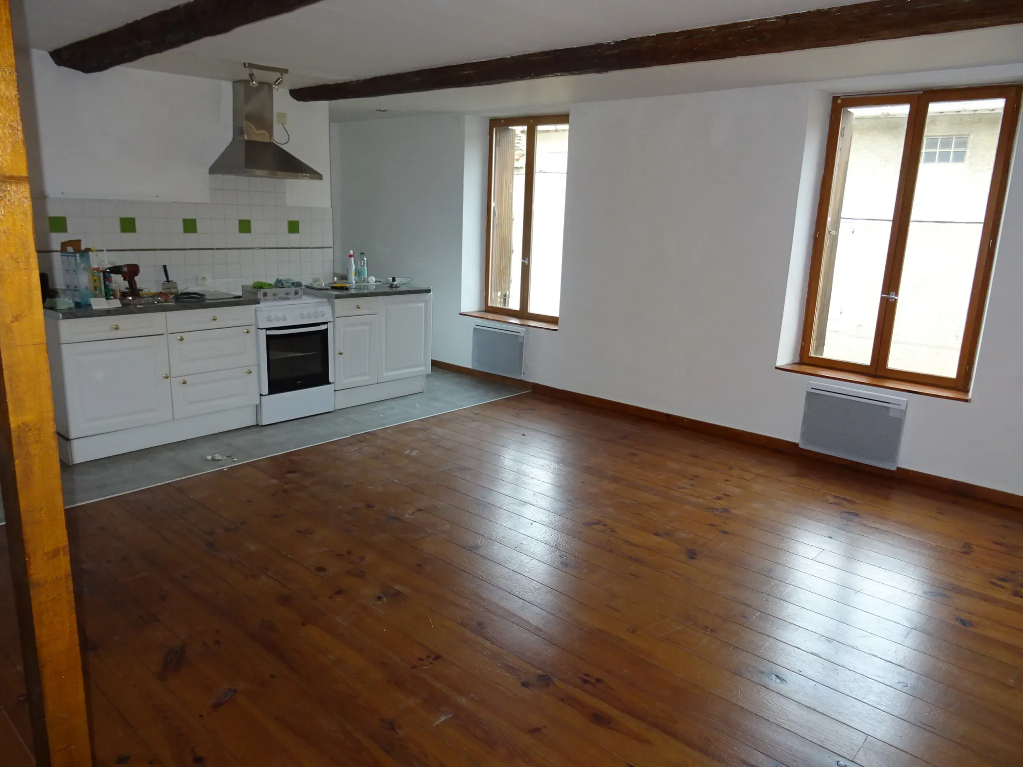 Immeuble avec 3 appartements à Pepieux, Minervois 