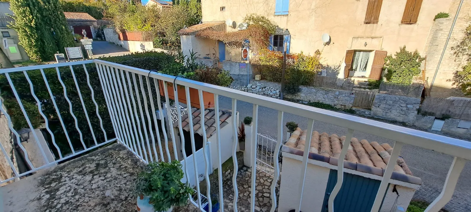 Maison rénovée avec terrasse et balcon à Saint Laurent du Verdon 