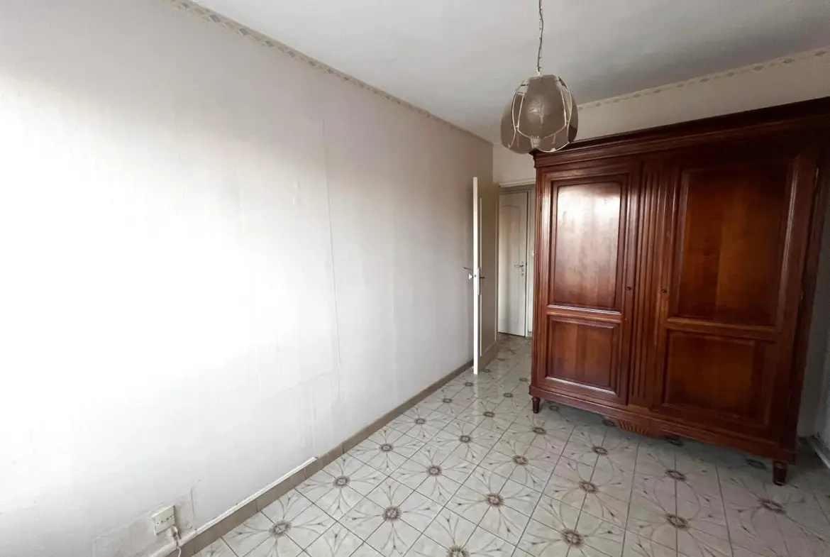 Appartement T4 à vendre à Marignane - 72 m² avec balcon et cave 