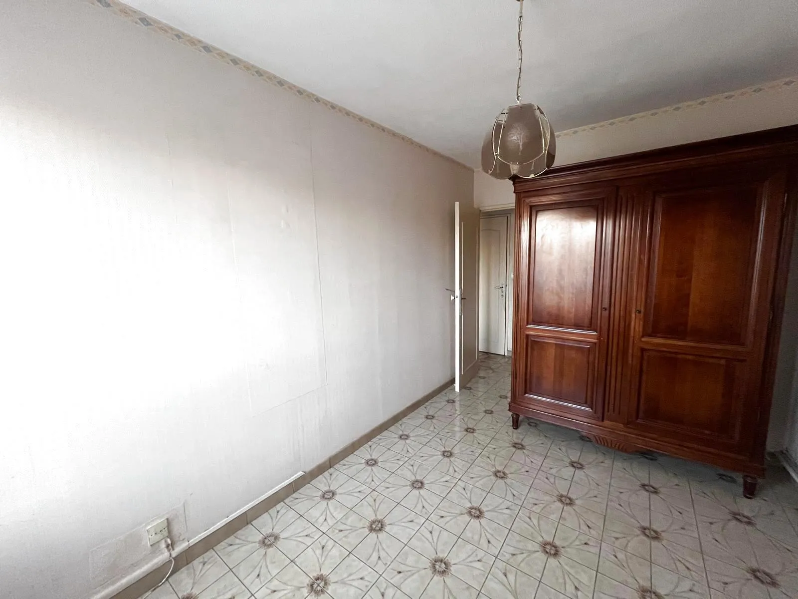 Appartement T4 à vendre à Marignane - 72 m² avec balcon et cave 