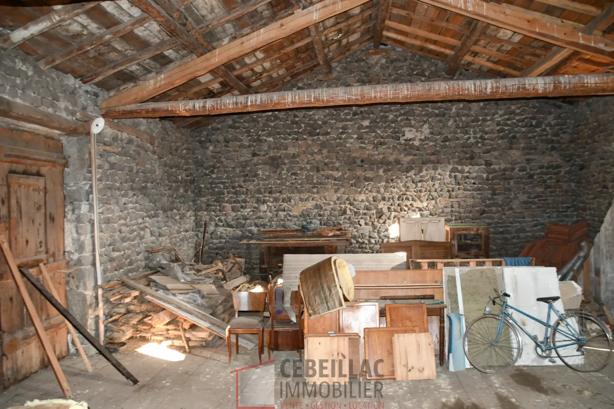 Ancien corps de ferme rénové à vendre à Céaux d'Allègre 