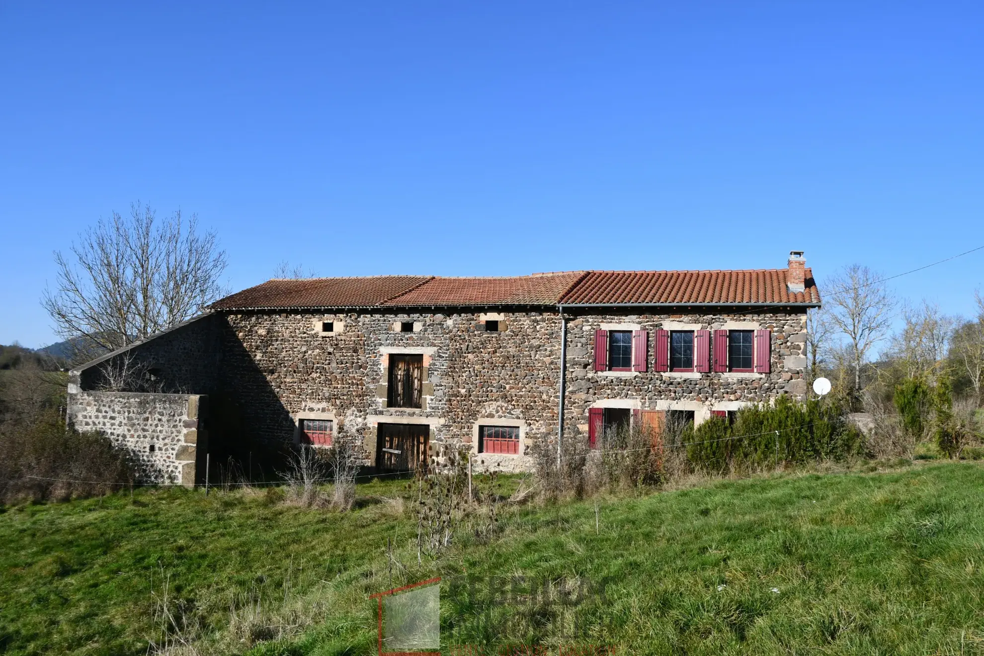 Ancien corps de ferme rénové à vendre à Céaux d'Allègre 