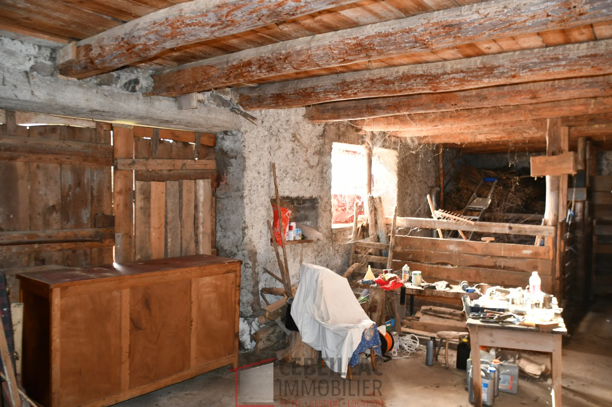 Ancien corps de ferme rénové à vendre à Céaux d'Allègre 