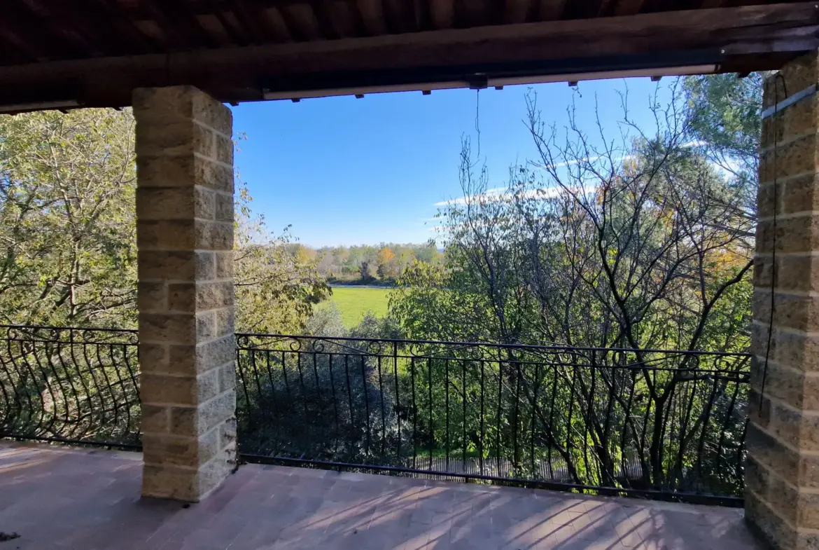 Maison de 127 m² avec garage à vendre à Pont Saint Esprit pour 175 000 € 