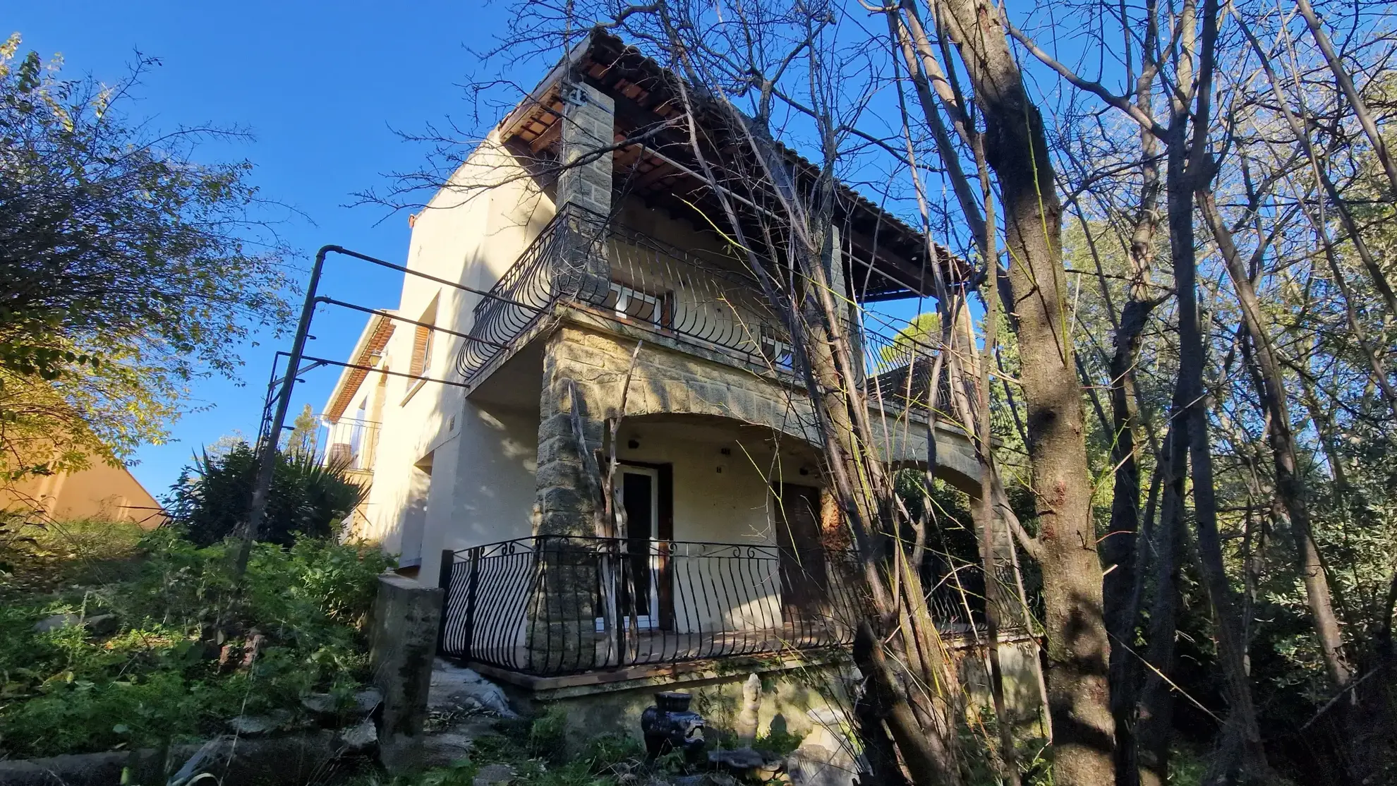 Maison de 127 m² avec garage à vendre à Pont Saint Esprit pour 175 000 € 