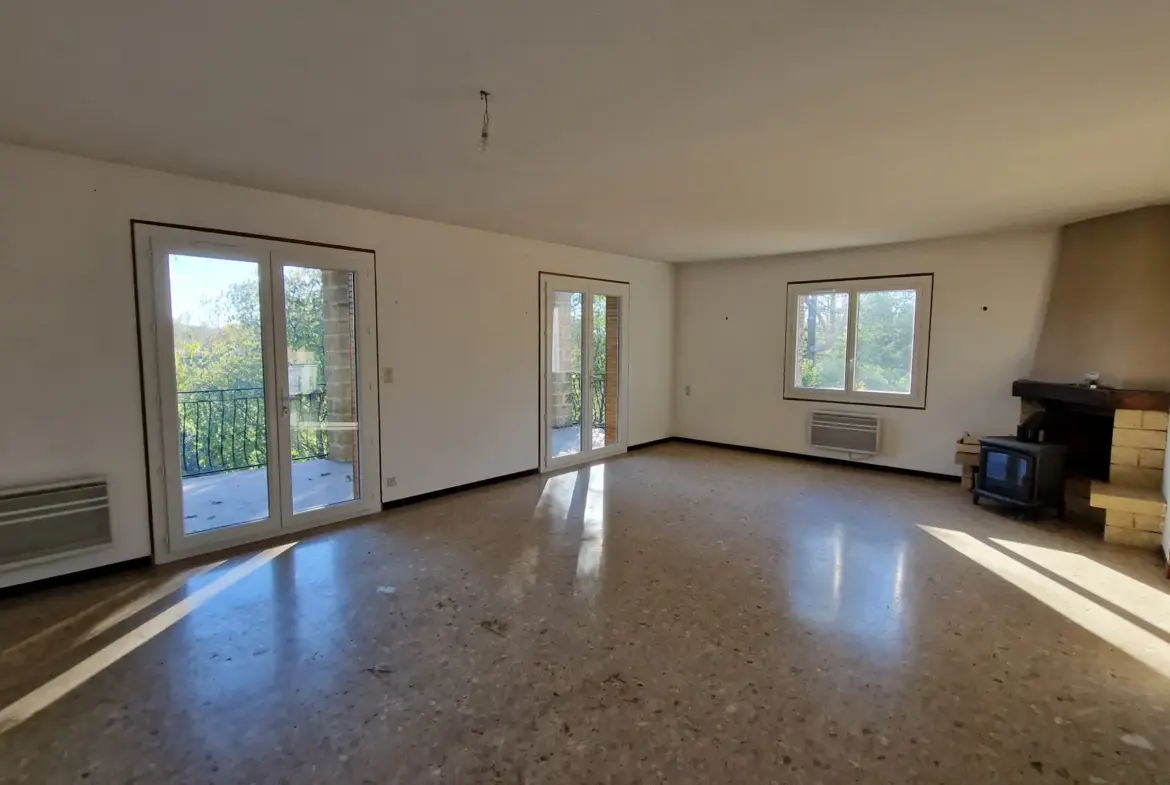 Maison de 127 m² avec garage à vendre à Pont Saint Esprit pour 175 000 € 