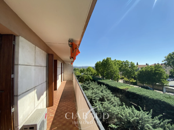 Appartement T2 avec balcon et cave à Aix-en-Provence