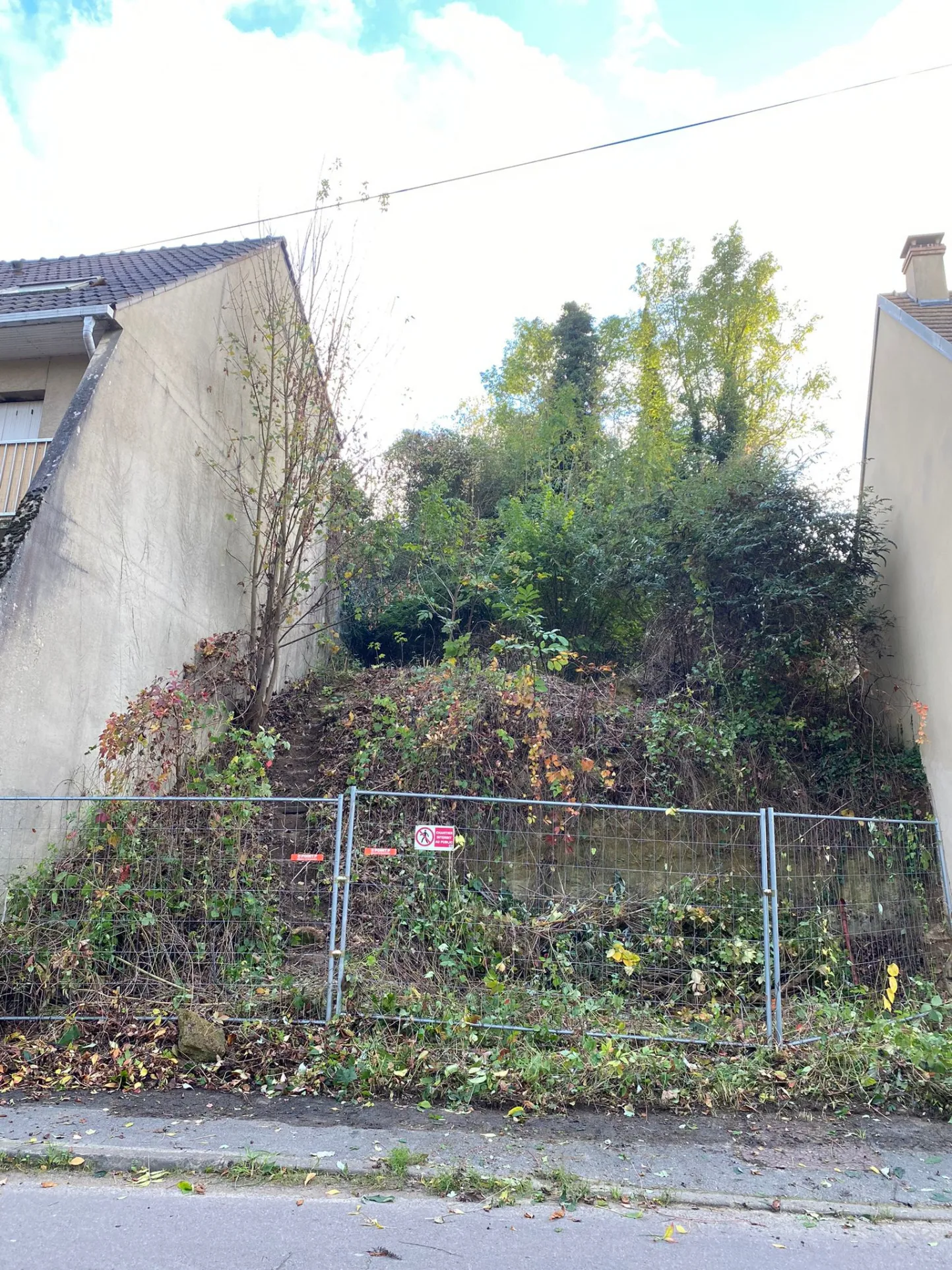 À Osny, terrain de 450 m² à vendre 