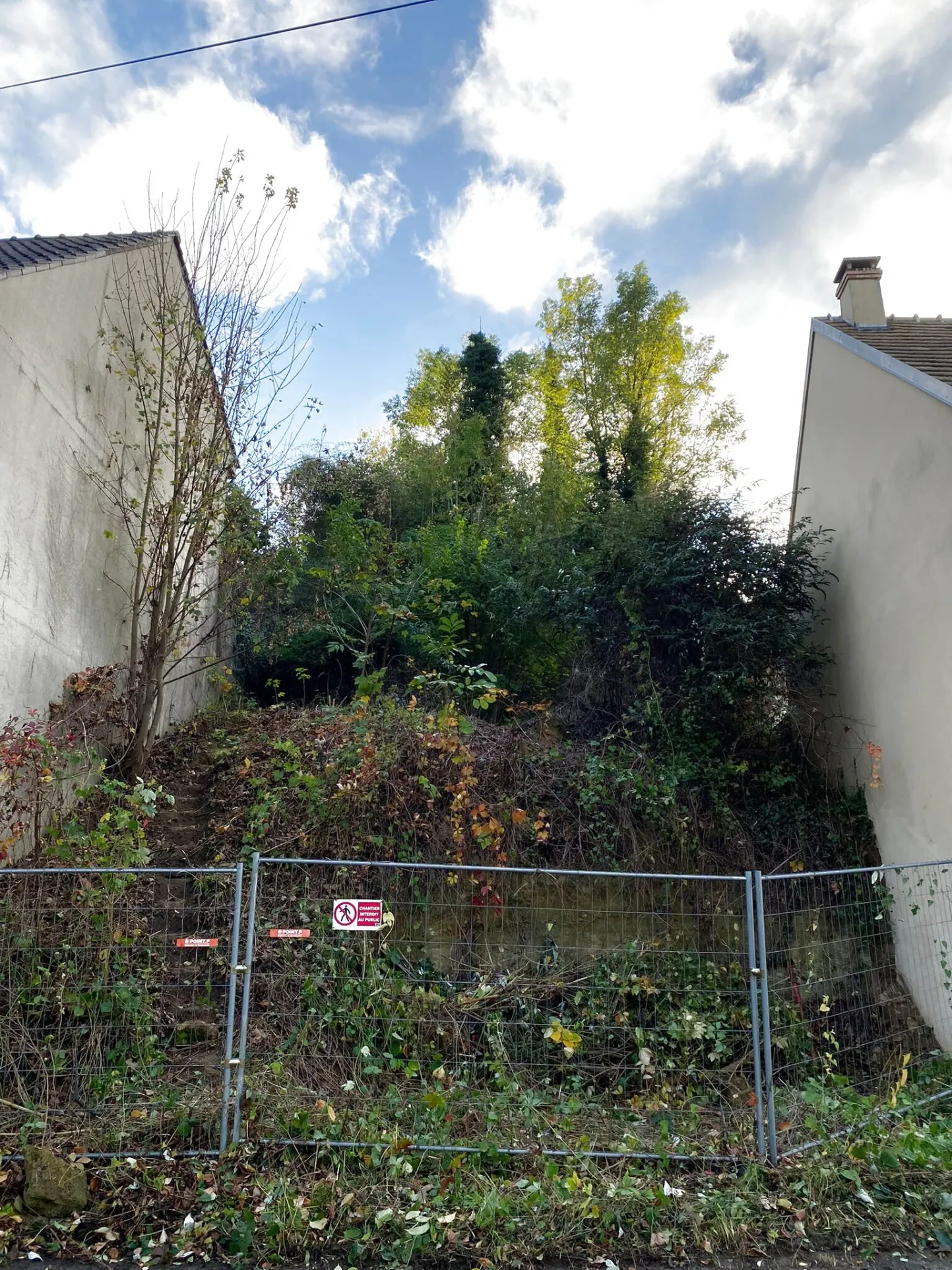 À Osny, terrain de 450 m² à vendre 