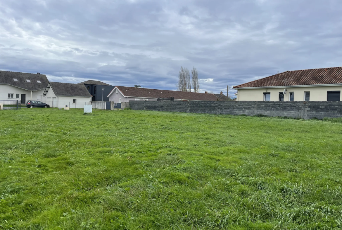 Terrain de 888m² à vendre à Bordères-Sur-L'Échez avec vue sur les Pyrénées 