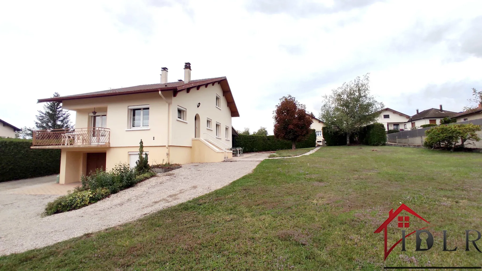 Maison spacieuse à Marchon sur terrain piscinable 