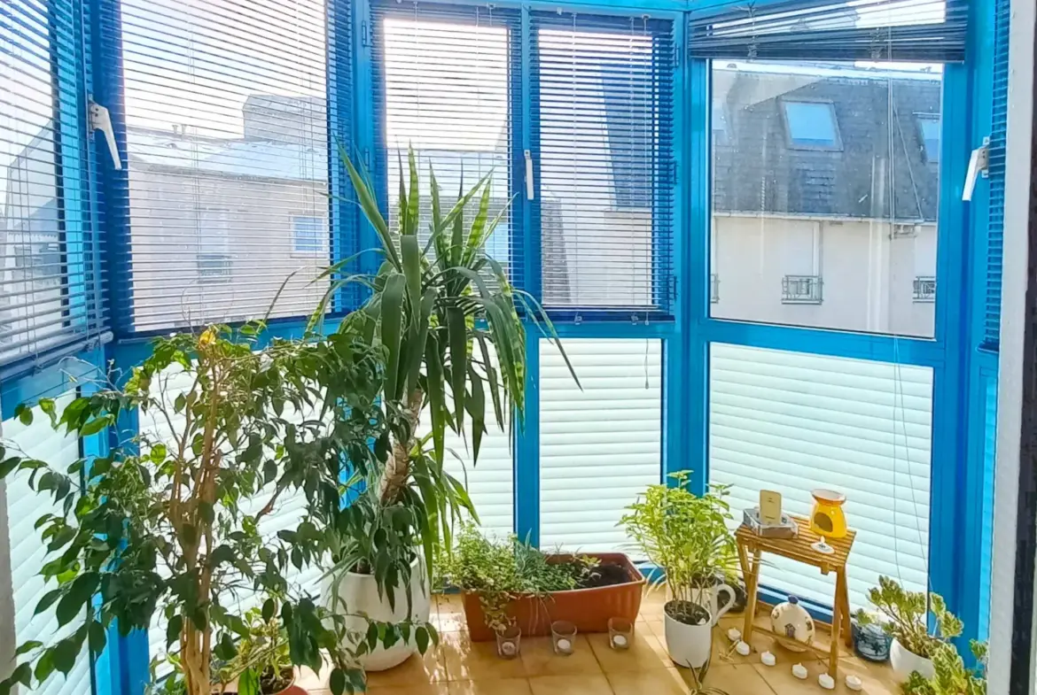 Appartement atypique 3/4 pièces à Creteil avec jardin d'hiver 