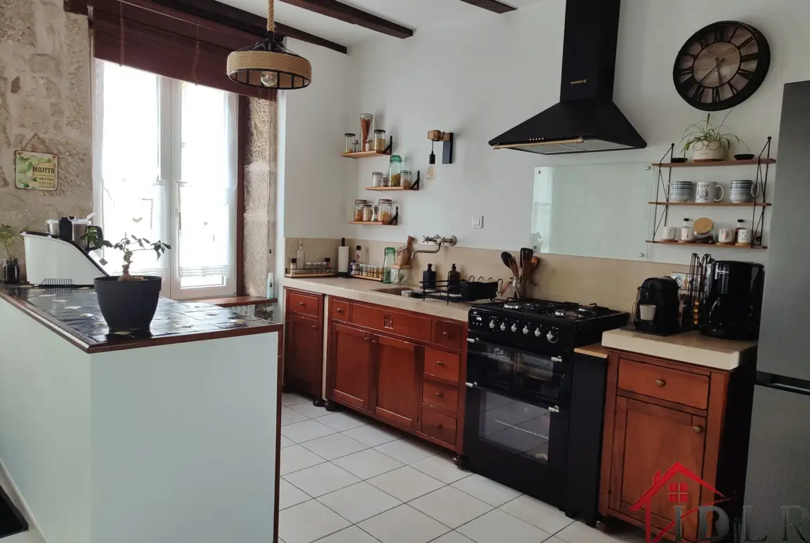 A vendre : Maison individuelle à Bourbonne-les-Bains - 125 000 euros 