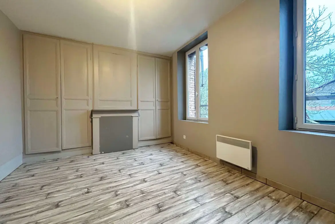 Maison de ville à vendre à Abbeville - 3 chambres, cour, investissez maintenant! 