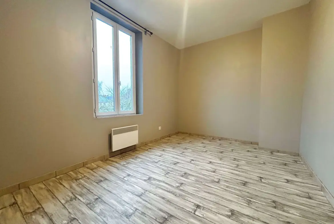 Maison de ville à vendre à Abbeville - 3 chambres, cour, investissez maintenant! 