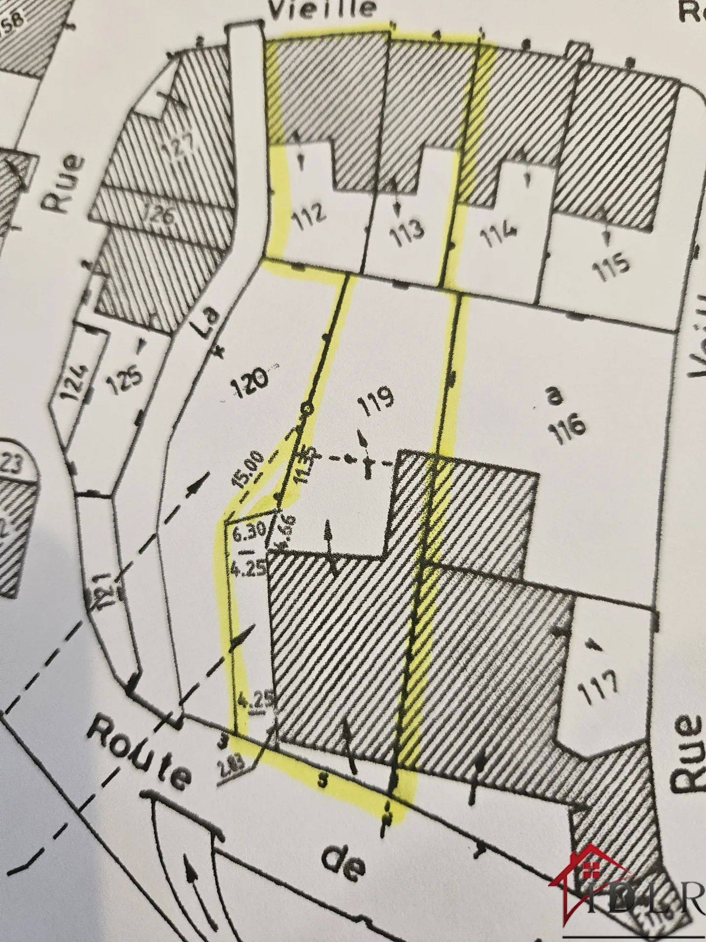 Ensemble immobilier comprenant 2 habitations sur un terrain de 1520 m² à Villars-Saint-Marcellin 