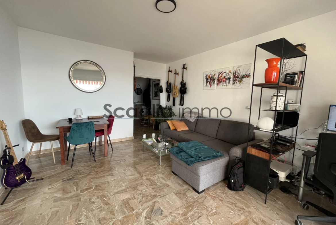 À vendre : Appartement T2 avec terrasse et vue mer à Ajaccio 