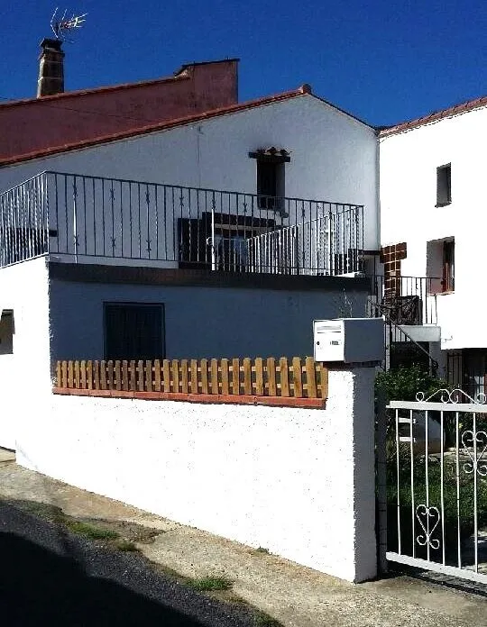 À vendre : Maison de village avec jardin à Maureillas les Illas 