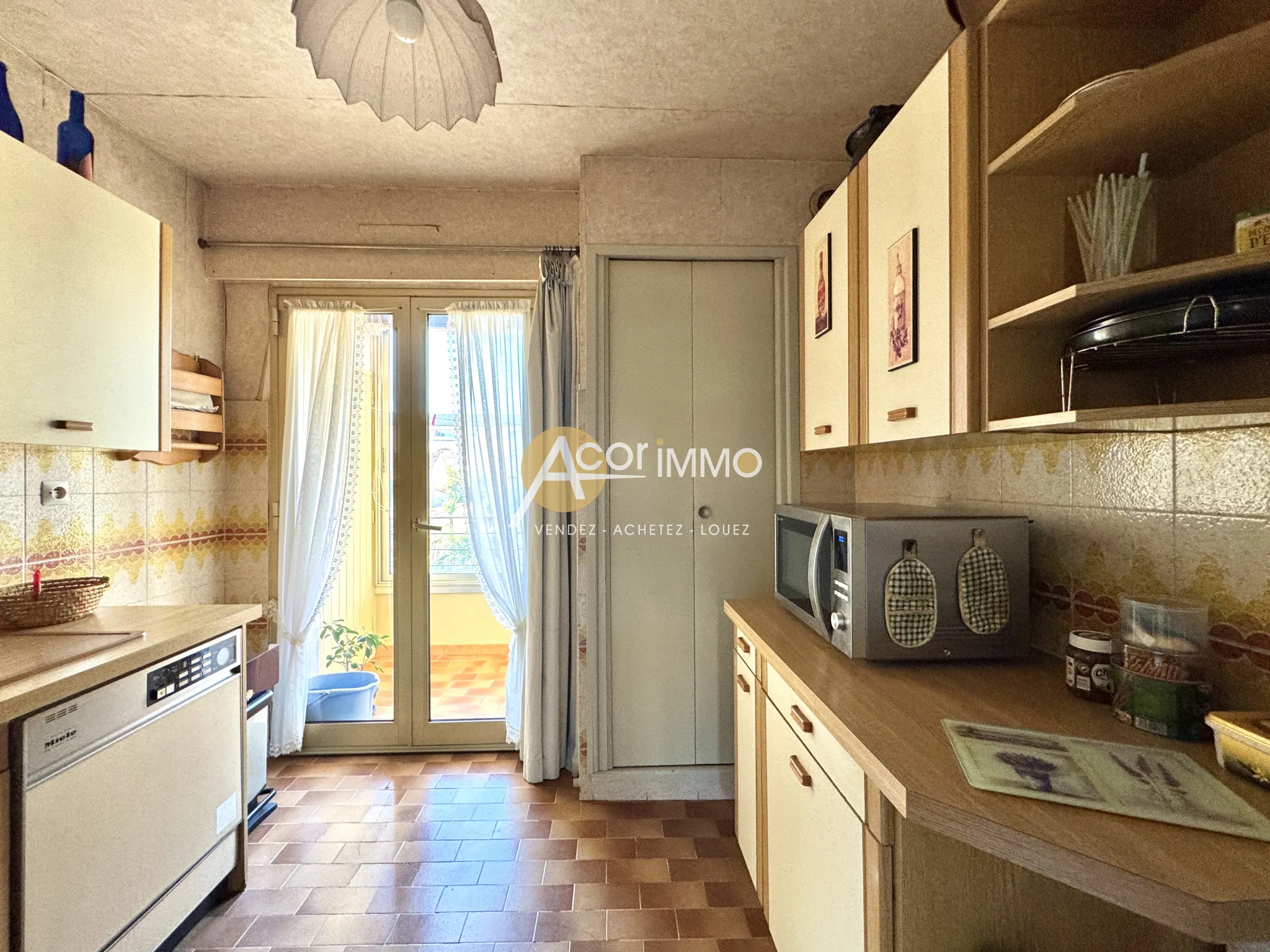 À vendre : Appartement T3 au Rez-de-Chaussée à Six-Fours-les-Plages 