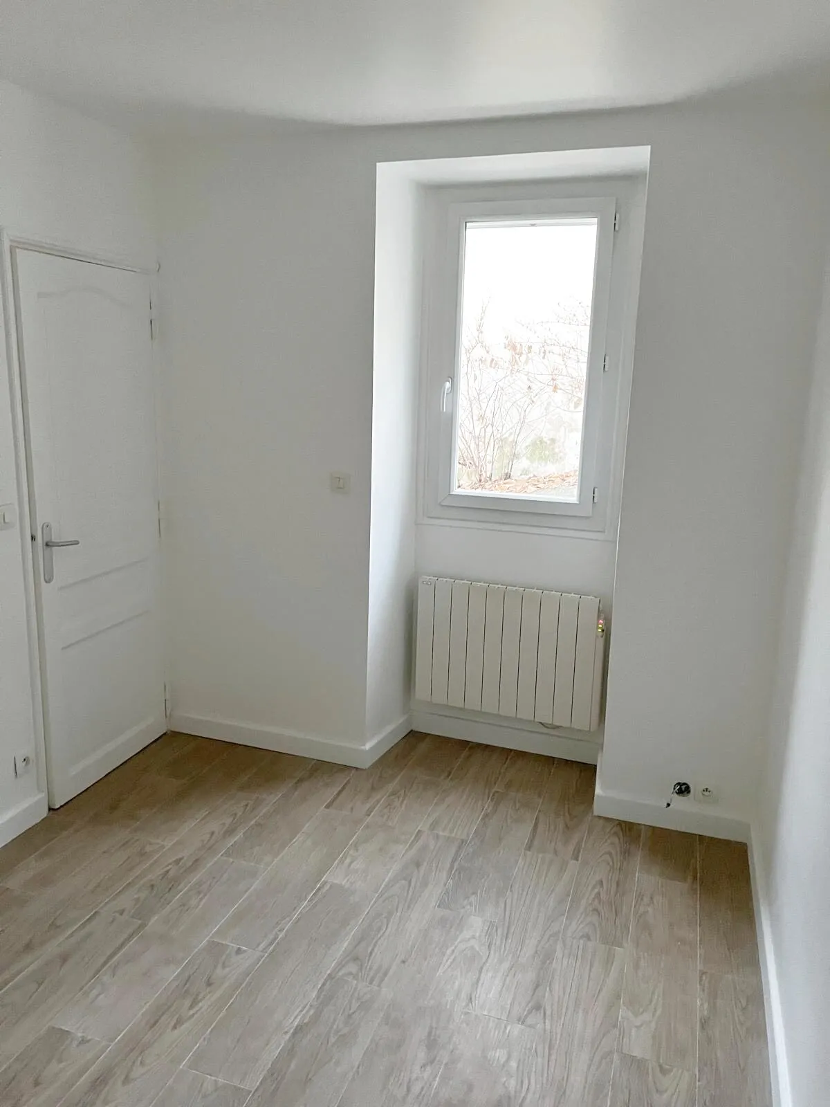 Appartement T2 à Étampes avec Parking et Terrasse 