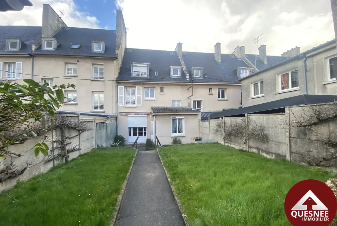 Maison d'Habitation avec Local Commercial à Villers-Bocage - 299 000 € 