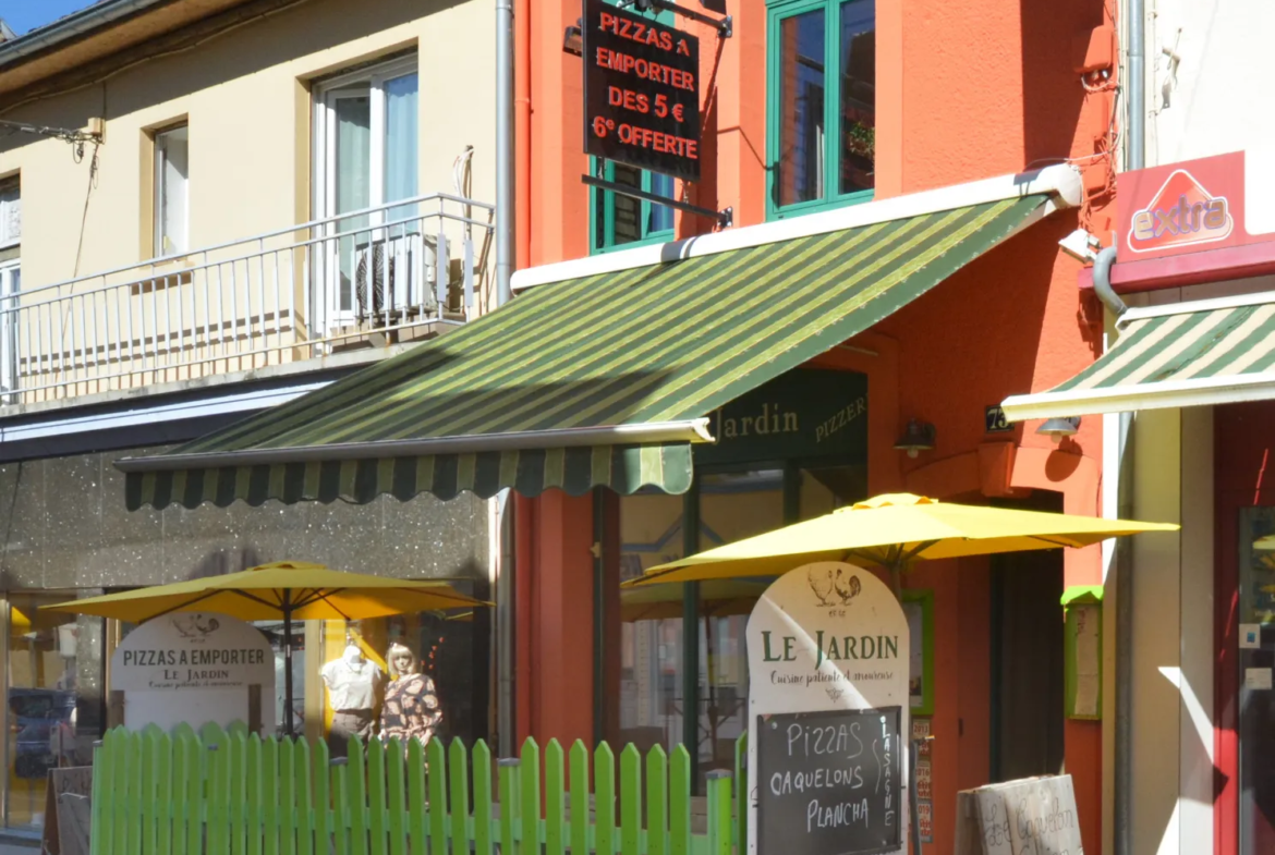 Immeuble avec Pizzéria et Appartement à Bourbonne Les Bains 