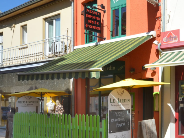 Immeuble avec Pizzéria et Appartement à Bourbonne Les Bains