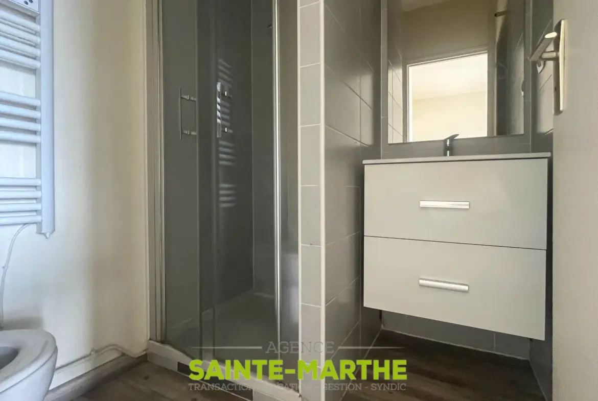 Studio rénové à Niort - Quartier Petit Leclerc 