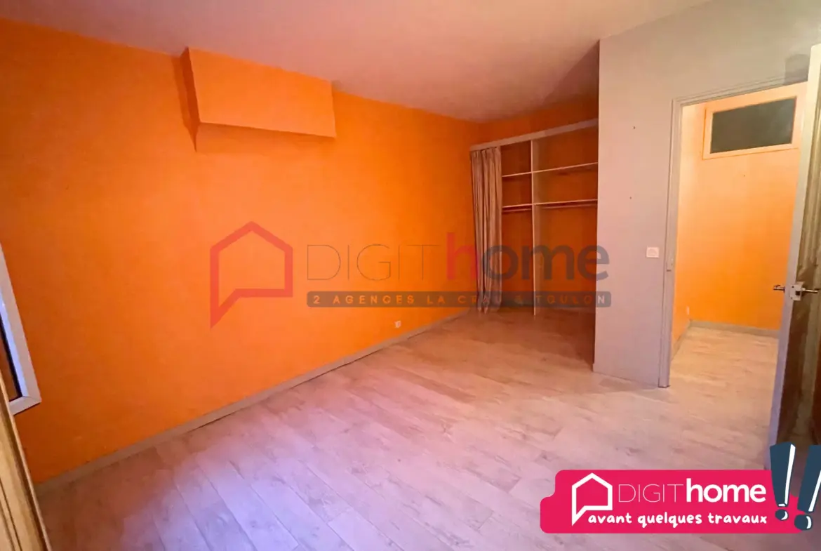 Appartement T2 à rénover à Toulon avec véranda - Opportunité à saisir 