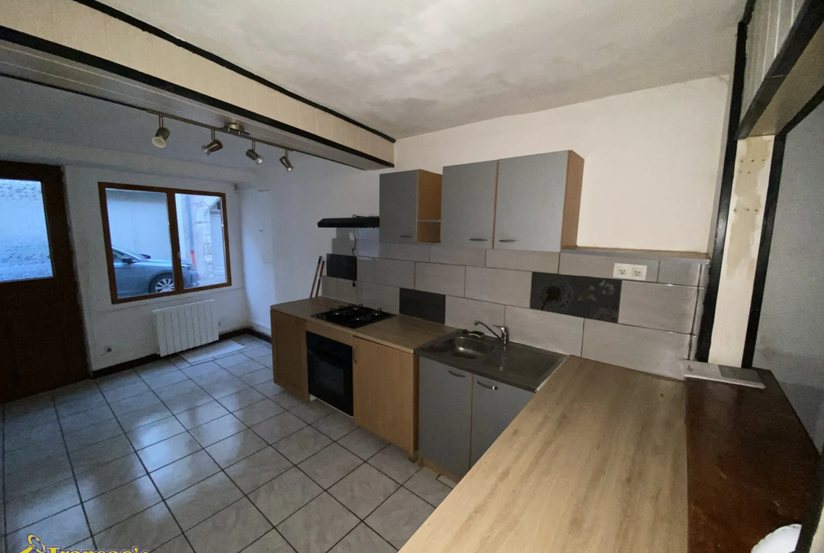 Charmante maison de 76.8 m² à vendre à Courpière pour 55 590 € 