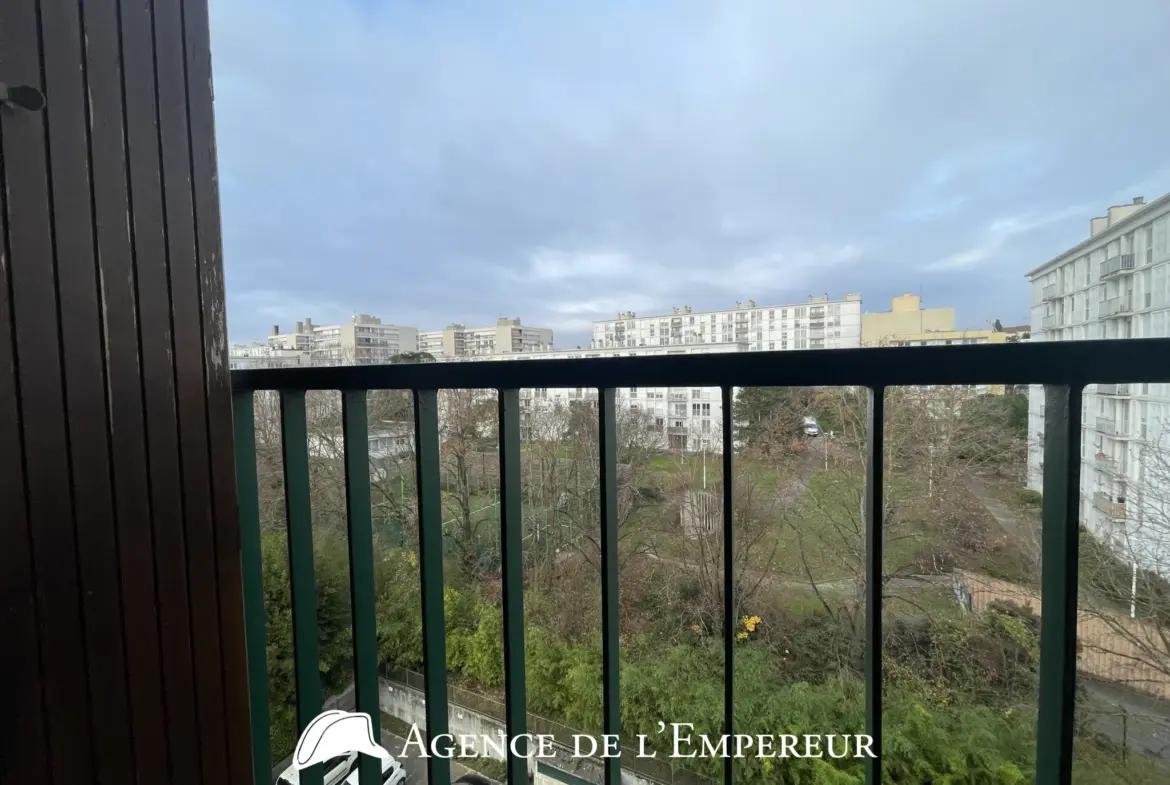 Appartement T2 de 33 m² à vendre à Rueil-Malmaison avec vue dégagée 