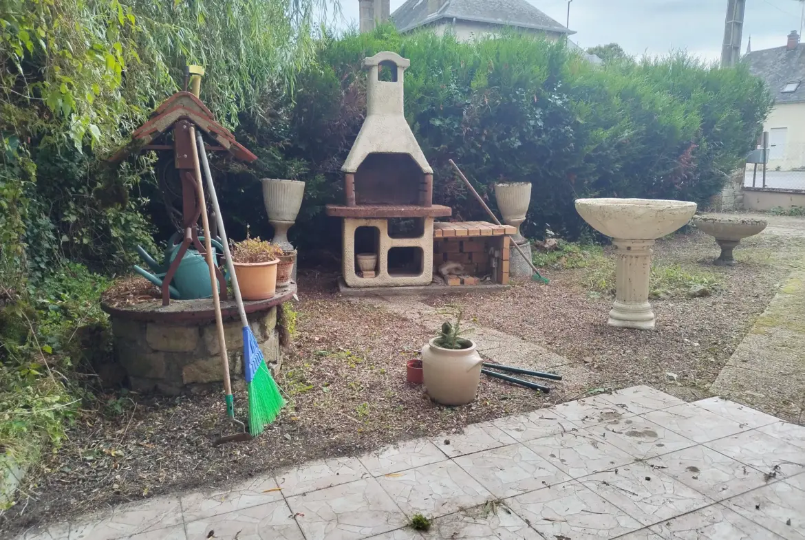 Maison à vendre à La Guerche Sur L'Aubois - 3 chambres et jardin 