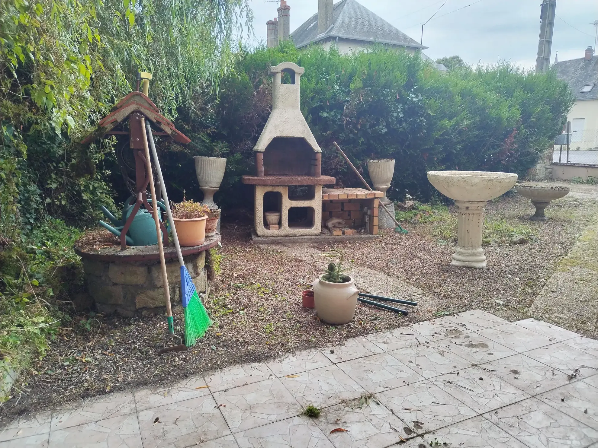 Maison à vendre à La Guerche Sur L'Aubois - 3 chambres et jardin 