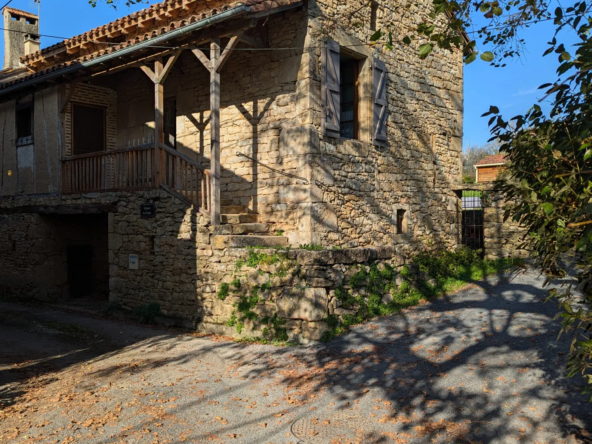 Maison en pierre avec jardin à Saint Jean Lespinasse