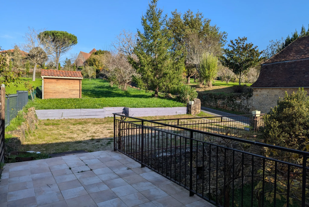 Maison en pierre avec jardin à Saint Jean Lespinasse 