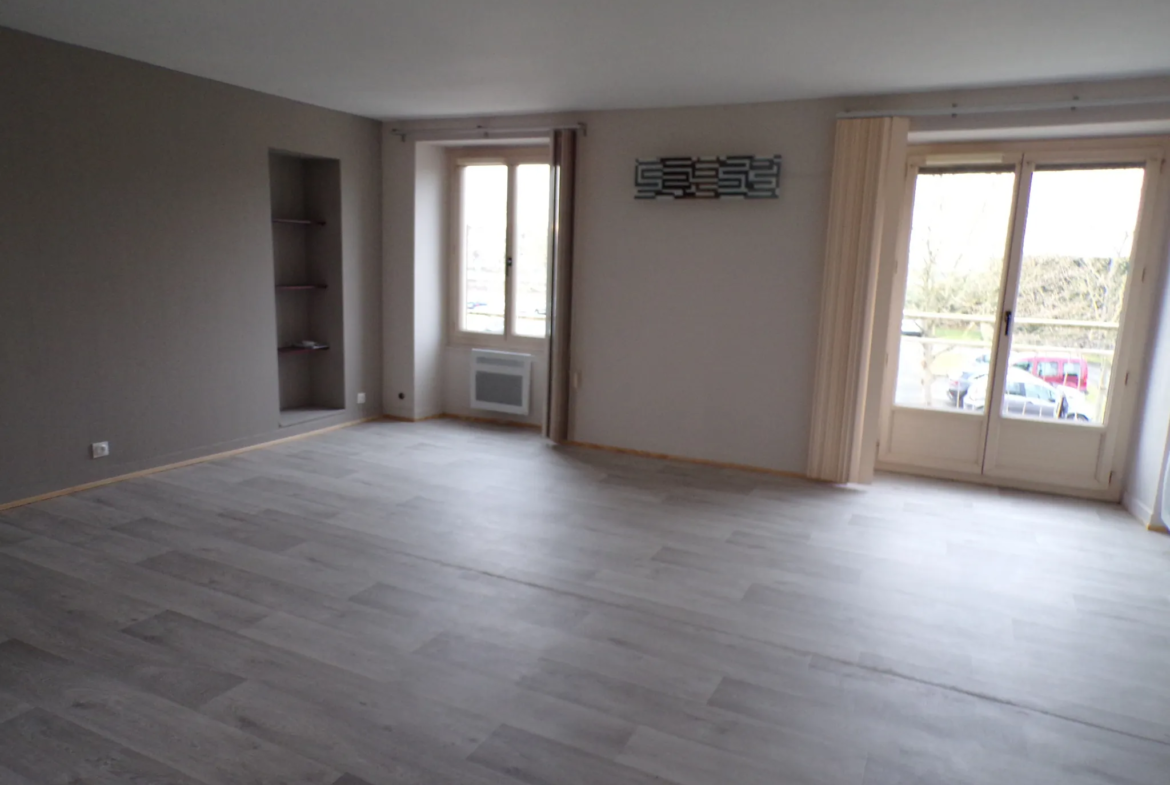 Appartement rénové à vendre près de la gare à Sablé-sur-Sarthe 