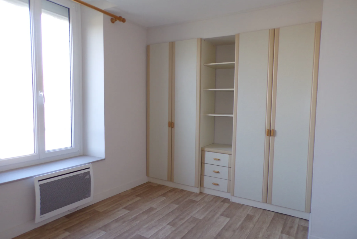 Appartement rénové à vendre près de la gare à Sablé-sur-Sarthe 