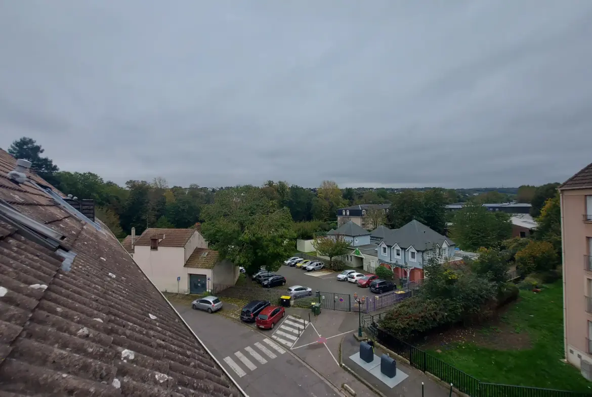 À Mantes-La-Ville, appartement 4 pièces au dernier étage 