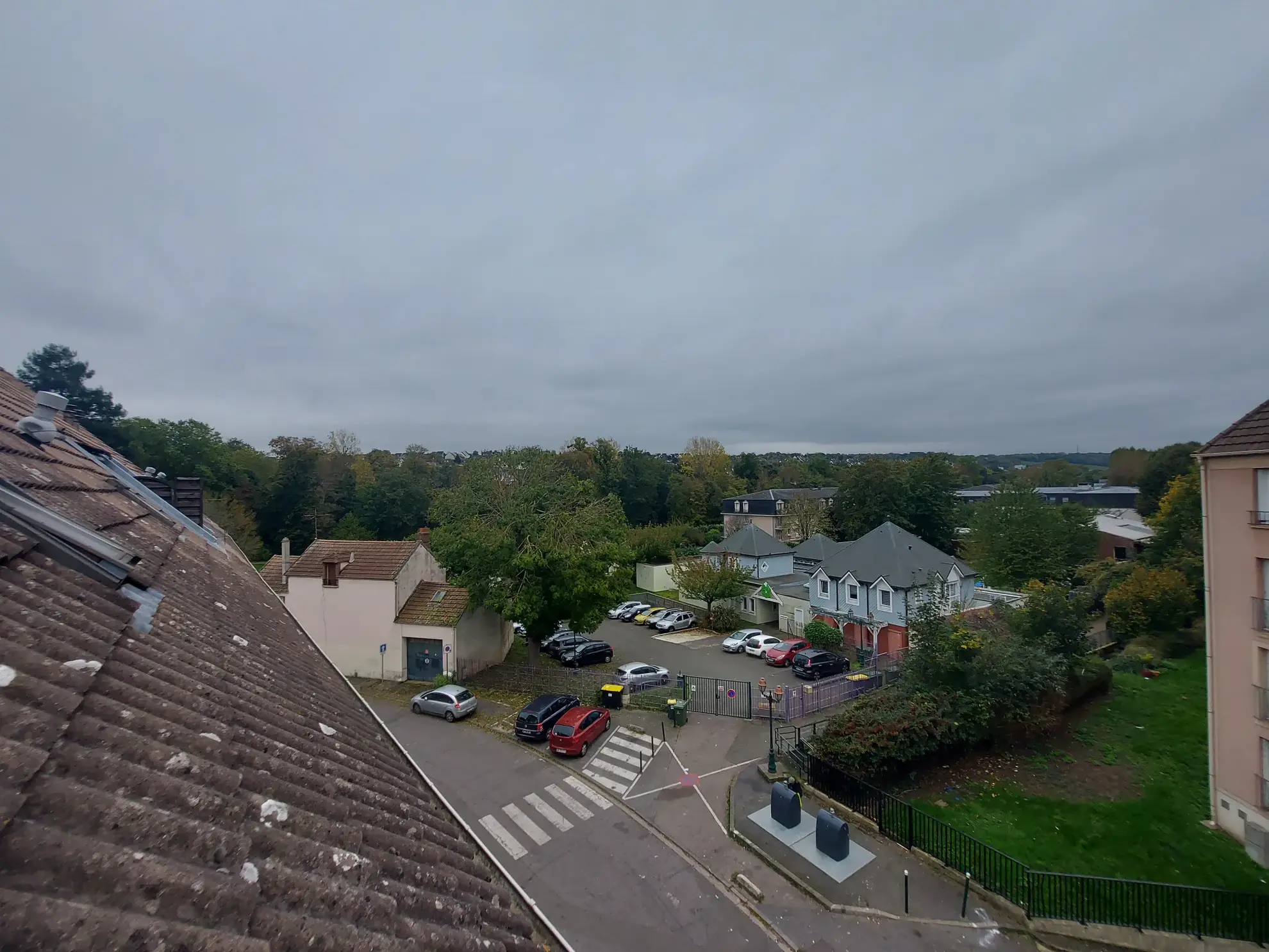 À Mantes-La-Ville, appartement 4 pièces au dernier étage 