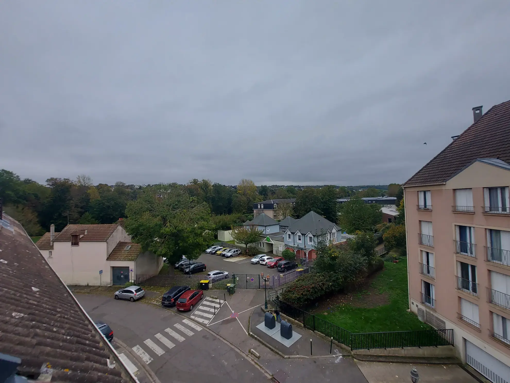 À Mantes-La-Ville, appartement 4 pièces au dernier étage 