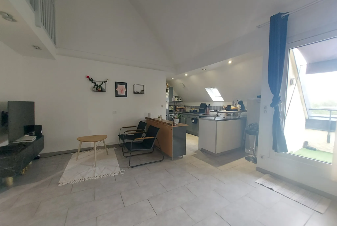 À Mantes-La-Ville, appartement 4 pièces au dernier étage 