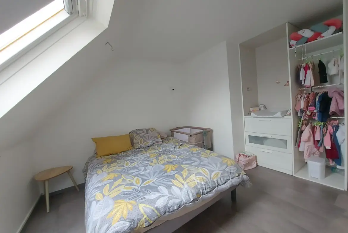 À Mantes-La-Ville, appartement 4 pièces au dernier étage 